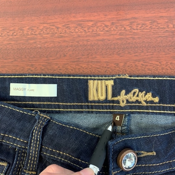 Kut from the Kloth Maggie Flare Gold Thread - Picture 6 of 8